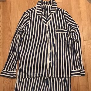 Vera Wang matching pajama set